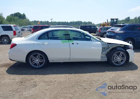 2017 Mercedes-Benz E 300 4Matic z USA, uszkodzony, nr VIN WDDZF4KB6HA212912